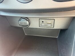 Hyundai i10 PLAY 35