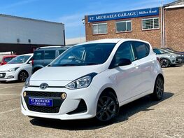 Hyundai i10 PLAY 1