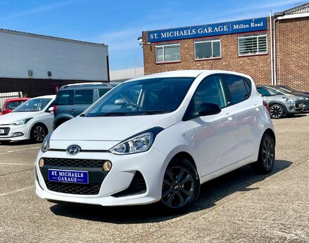 Hyundai i10 PLAY 1