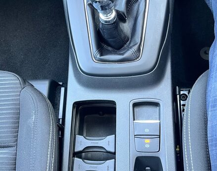 Ford Focus TITANIUM MHEV 47