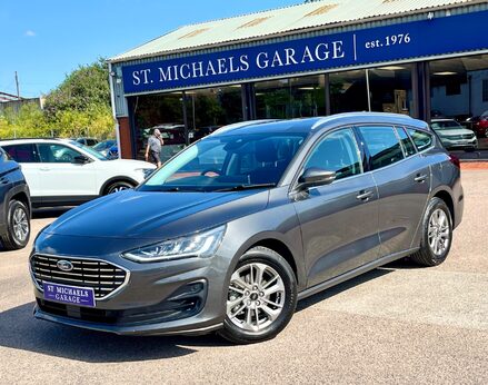 Ford Focus TITANIUM MHEV 1