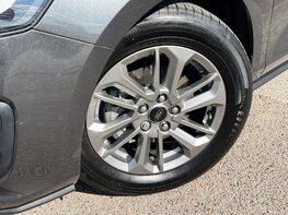 Ford Focus TITANIUM MHEV 3