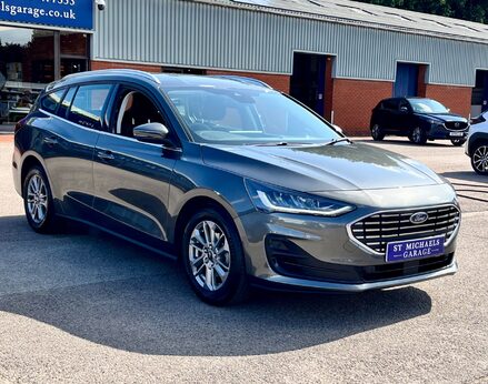 Ford Focus TITANIUM MHEV 4