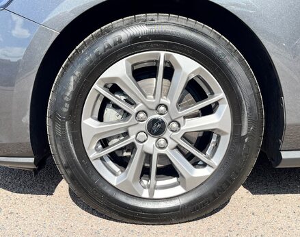 Ford Focus TITANIUM MHEV 13