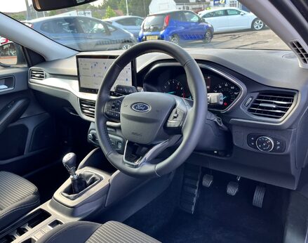 Ford Focus TITANIUM MHEV 18
