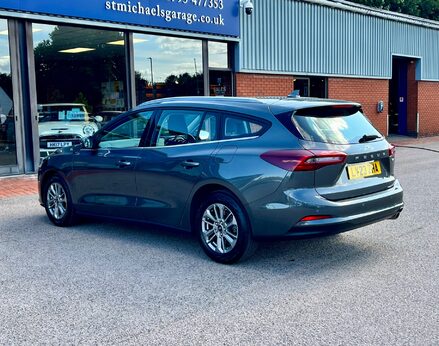 Ford Focus TITANIUM MHEV 9
