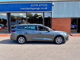 Ford Focus TITANIUM MHEV 10