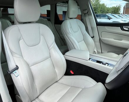 Volvo XC60 B5 ULTIMATE AWD MHEV 52