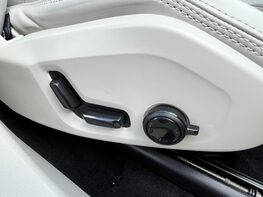Volvo XC60 B5 ULTIMATE AWD MHEV 53