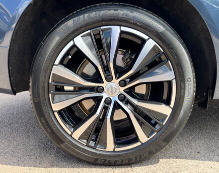 Volvo XC60 B5 ULTIMATE AWD MHEV 13