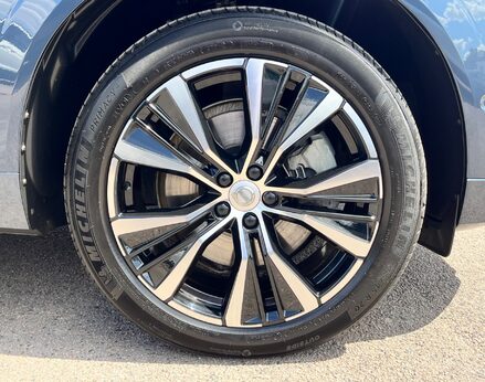 Volvo XC60 B5 ULTIMATE AWD MHEV 14