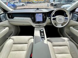 Volvo XC60 B5 ULTIMATE AWD MHEV 2