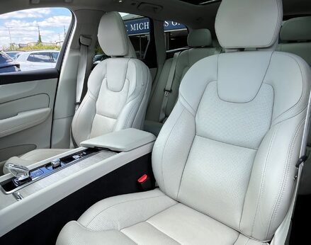 Volvo XC60 B5 ULTIMATE AWD MHEV 57