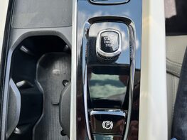 Volvo XC60 B5 ULTIMATE AWD MHEV 44