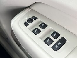 Volvo XC60 B5 ULTIMATE AWD MHEV 51