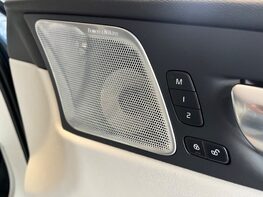 Volvo XC60 B5 ULTIMATE AWD MHEV 54