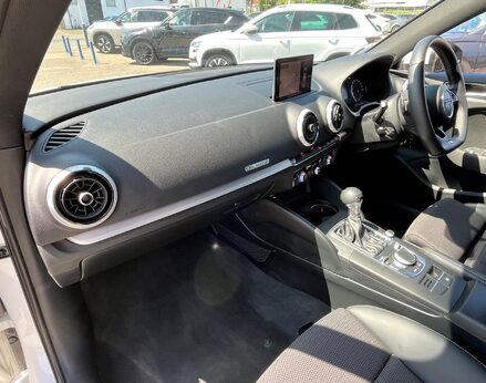 Audi A3 TFSI QUATTRO S LINE 17
