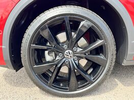 Volkswagen T-Roc R-LINE TSI DSG 13