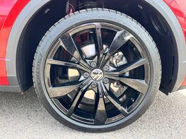 Volkswagen T-Roc R-LINE TSI DSG 16