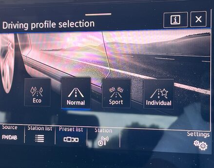 Volkswagen T-Roc R-LINE TSI DSG 42