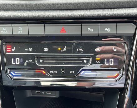 Volkswagen T-Roc R-LINE TSI DSG 45