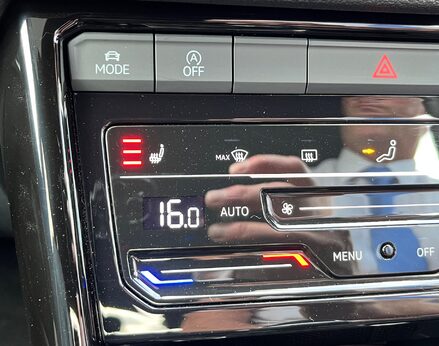 Volkswagen T-Roc R-LINE TSI DSG 46