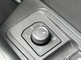 Volkswagen T-Roc R-LINE TSI DSG 60