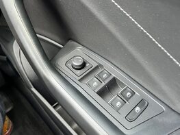 Volkswagen T-Roc R-LINE TSI DSG 61