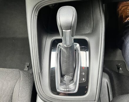 Honda HR-V I-MMD ELEGANCE 46