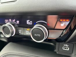 Honda HR-V I-MMD ELEGANCE 51