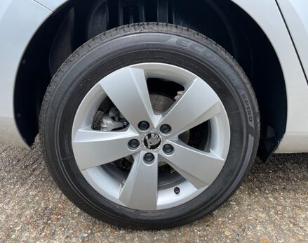 Skoda Fabia SE TSI DSG 13