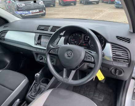 Skoda Fabia SE TSI DSG 17
