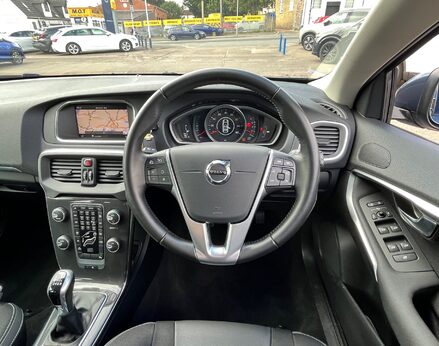 Volvo V40 T2 MOMENTUM NAV PLUS 18