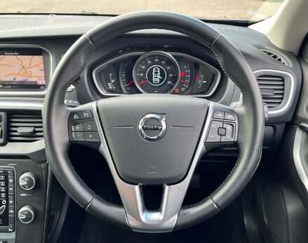 Volvo V40 T2 MOMENTUM NAV PLUS 19