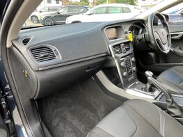 Volvo V40 T2 MOMENTUM NAV PLUS 17