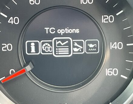 Volvo V40 T2 MOMENTUM NAV PLUS 23
