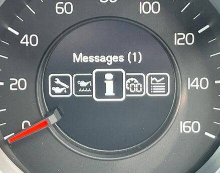Volvo V40 T2 MOMENTUM NAV PLUS 26