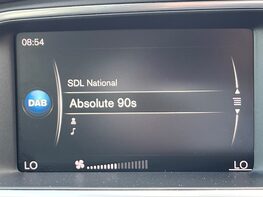 Volvo V40 T2 MOMENTUM NAV PLUS 28