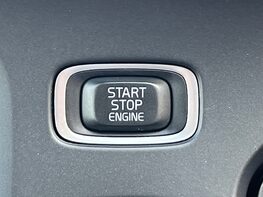 Volvo V40 T2 MOMENTUM NAV PLUS 38