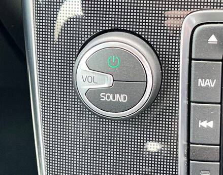 Volvo V40 T2 MOMENTUM NAV PLUS 40