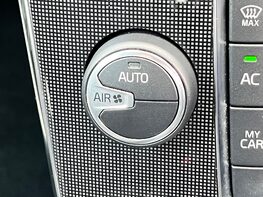 Volvo V40 T2 MOMENTUM NAV PLUS 42