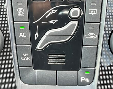 Volvo V40 T2 MOMENTUM NAV PLUS 44