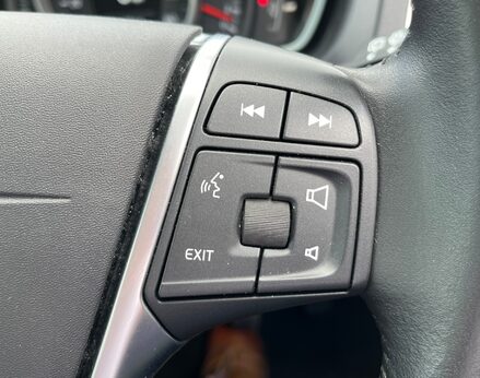 Volvo V40 T2 MOMENTUM NAV PLUS 51