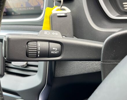 Volvo V40 T2 MOMENTUM NAV PLUS 52