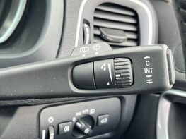 Volvo V40 T2 MOMENTUM NAV PLUS 53