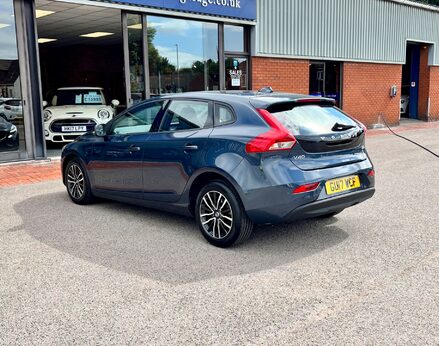 Volvo V40 T2 MOMENTUM NAV PLUS 9