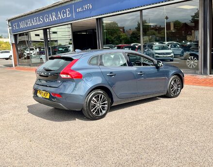 Volvo V40 T2 MOMENTUM NAV PLUS 8