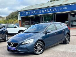 Volvo V40 T2 MOMENTUM NAV PLUS 1