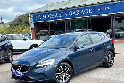 Volvo V40 T2 MOMENTUM NAV PLUS