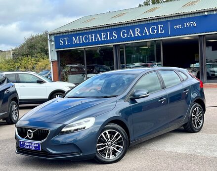 Volvo V40 T2 MOMENTUM NAV PLUS 1